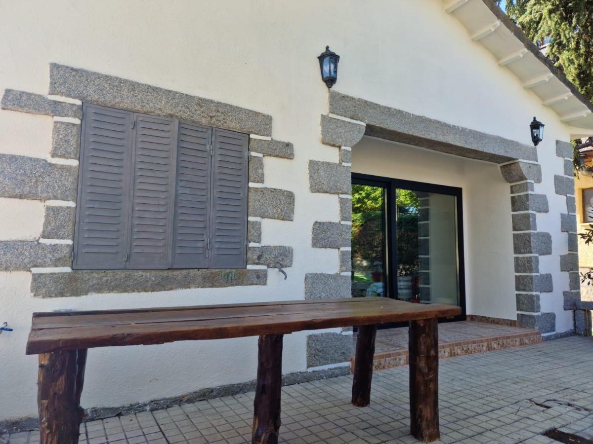 El Nido Del Aguila Hotel Las Gacelas, Becerril Becerril de la Sierra Eksteriør bilde