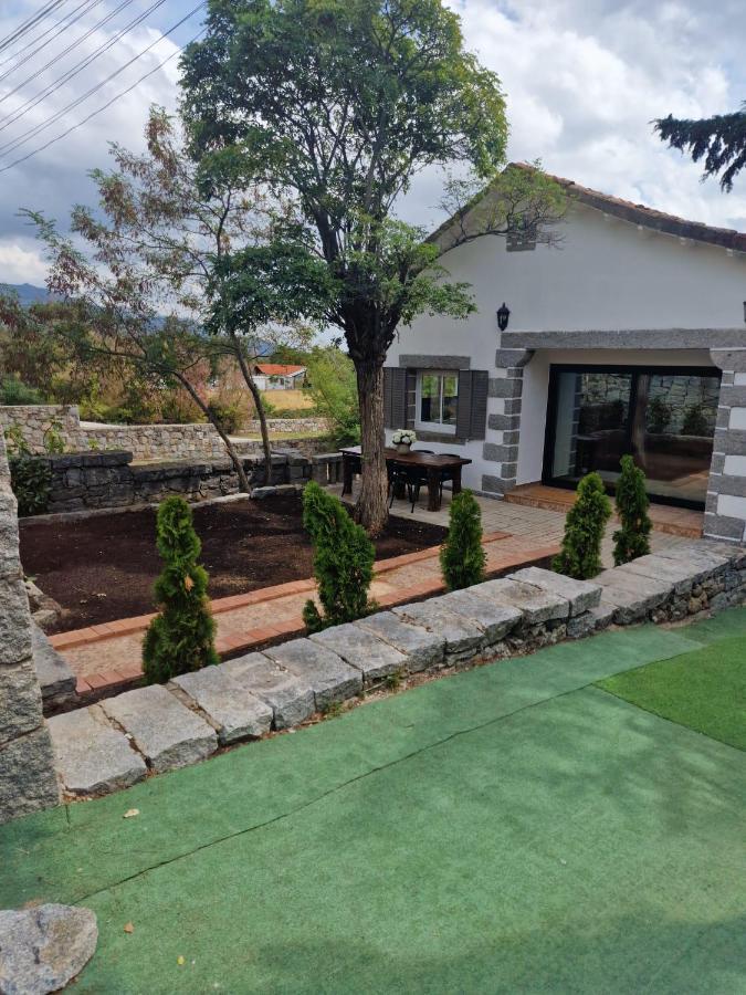 El Nido Del Aguila Hotel Las Gacelas, Becerril Becerril de la Sierra Eksteriør bilde